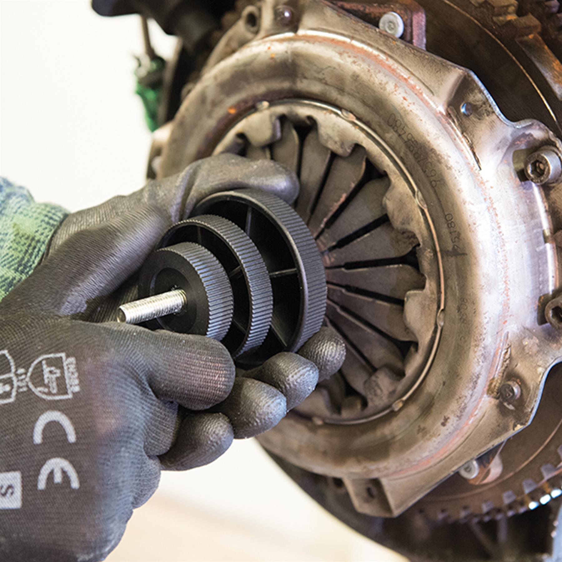 Universal Clutch Alignment Tool 14–28mm Automotive Car Clutch Centering Tool with Expanding Collets - Image 9